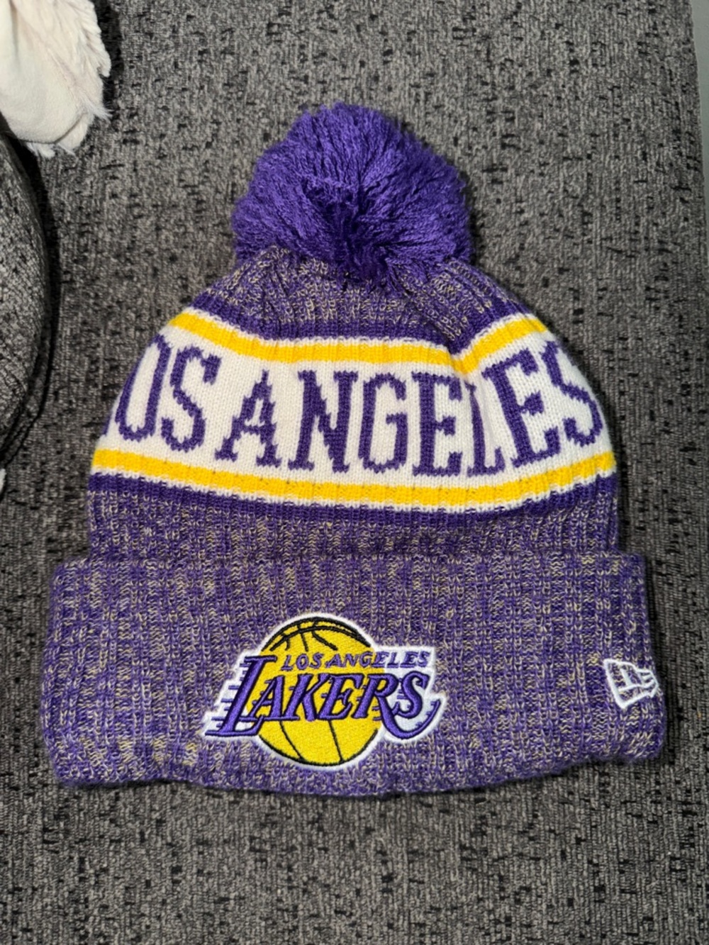New Era Los Angeles Lakers Knit Pom Beanie - Purple & Yellow